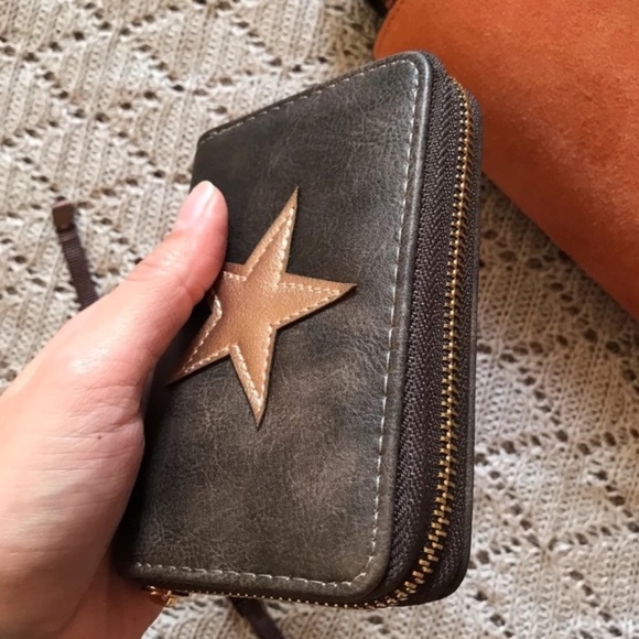 "AllStar" [CLEARANCE] - Picture 2 of 6